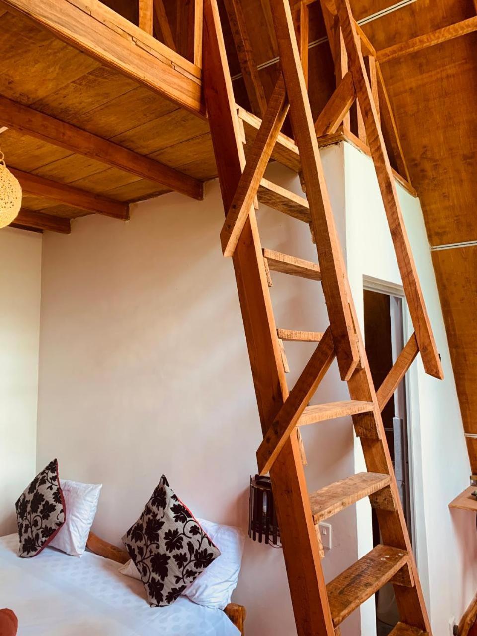 Ferienwohnung Angry Birds Tree House Habarana Exterior foto