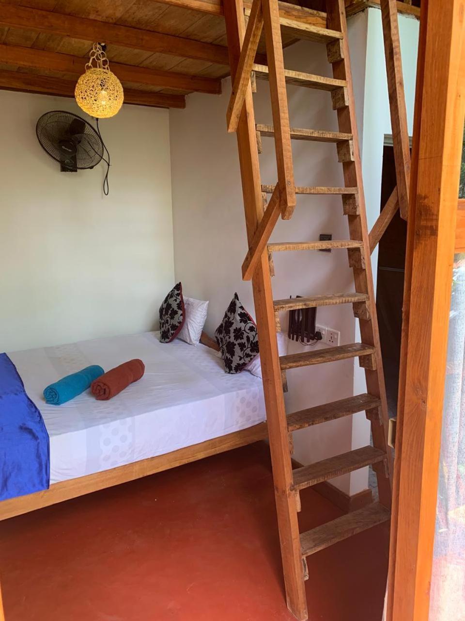 Ferienwohnung Angry Birds Tree House Habarana Exterior foto