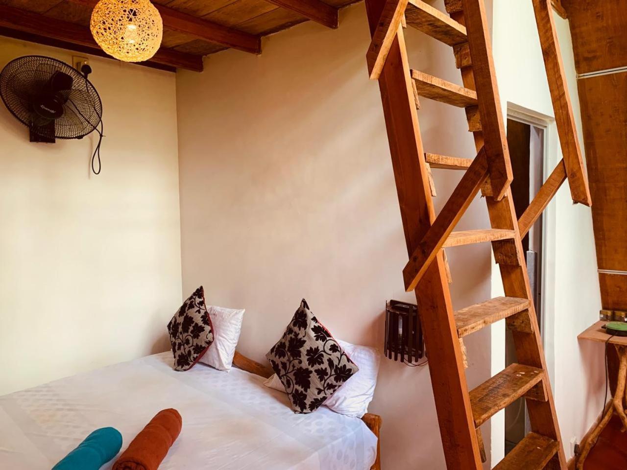 Ferienwohnung Angry Birds Tree House Habarana Exterior foto